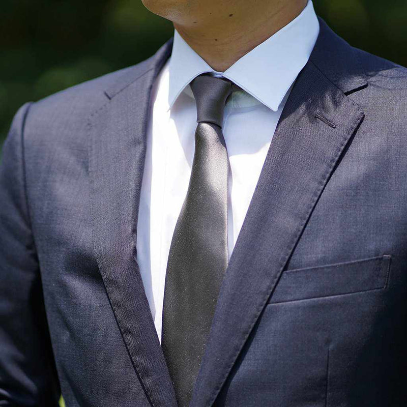 (领带)领带中灰色Miyavi 33 Momme丝绸缎面|