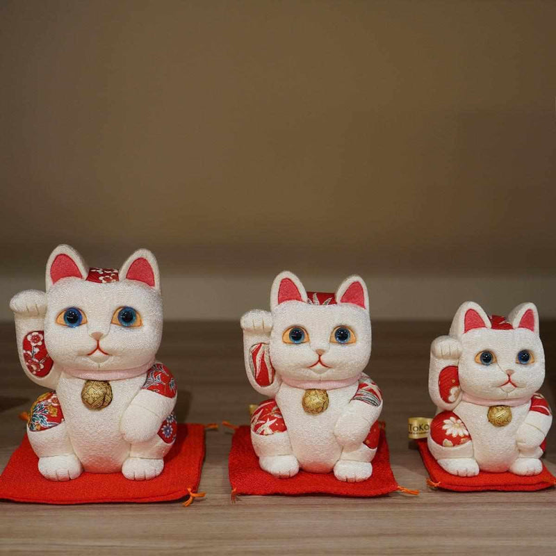 [BECKONING (LUCKY) CAT] MANEKI NEKO FENG SHUI (WHITE) INNOCENT RELAX | EDO ART DOLLS | KAKINUMA DOLLS