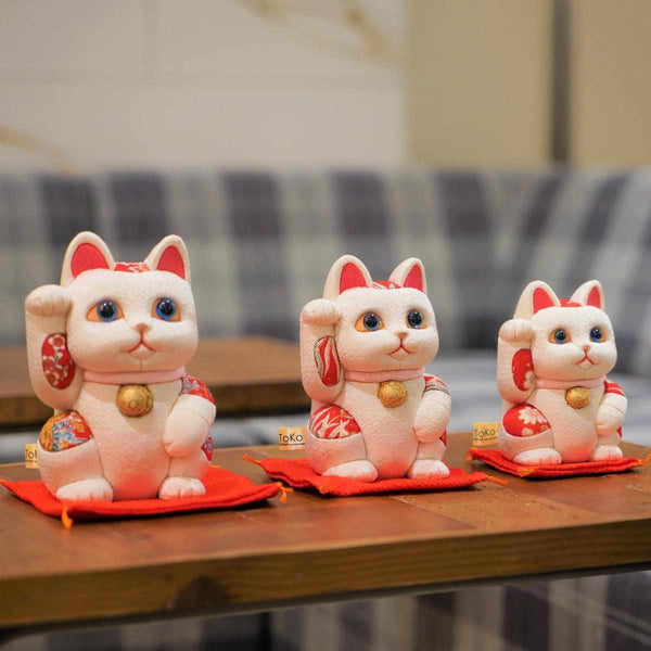 [Beckoning (Lucky) Cat] Maneki Neko Feng Shui (สีขาว) ผู้บริสุทธิ์ผ่อนคลาย | Edo Art Dolls | ตุ๊กตา Kakinuma