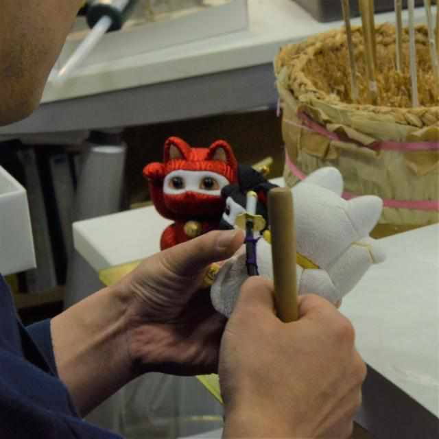 [Beckoning (Lucky) Cat] Maneki Neko, Feng Shui (สีน้ำเงิน) ความอดทนในการควบคุมตนเอง | Edo Art Dolls | ตุ๊กตา Kakinuma