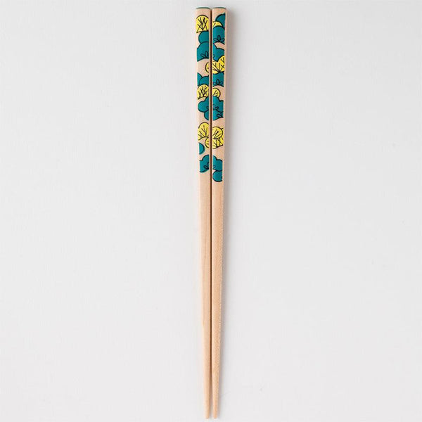 [ตะเกียบ] Kutani ซีลดอกไม้ Matsu ต้นสน (22.5cm) ชุดตะเกียบและกล่องของขวัญชุด | Matsukan | wakasa lacquerware