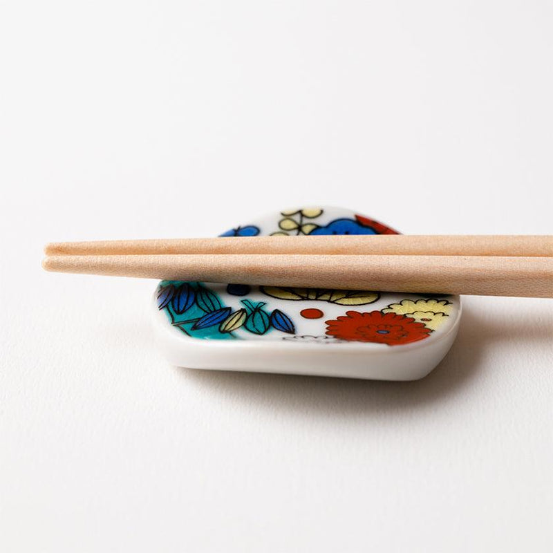 [ตะเกียบ] Kutani Seal Flower Goshu 5 ดอกไม้ (22.5cm) ชุดตะเกียบและกล่องของขวัญชุด | Matsukan | wakasa lacquerware