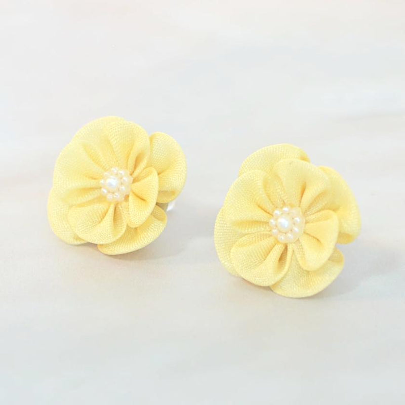 [อุปกรณ์เสริม 4 ชิ้น] สีเหลือง (เข็มกลัดพินหมวก, เข็มกลัด, ต่างหูที่ไม่ใช่รู, คลิปผม) | Tsumami Kanzashi