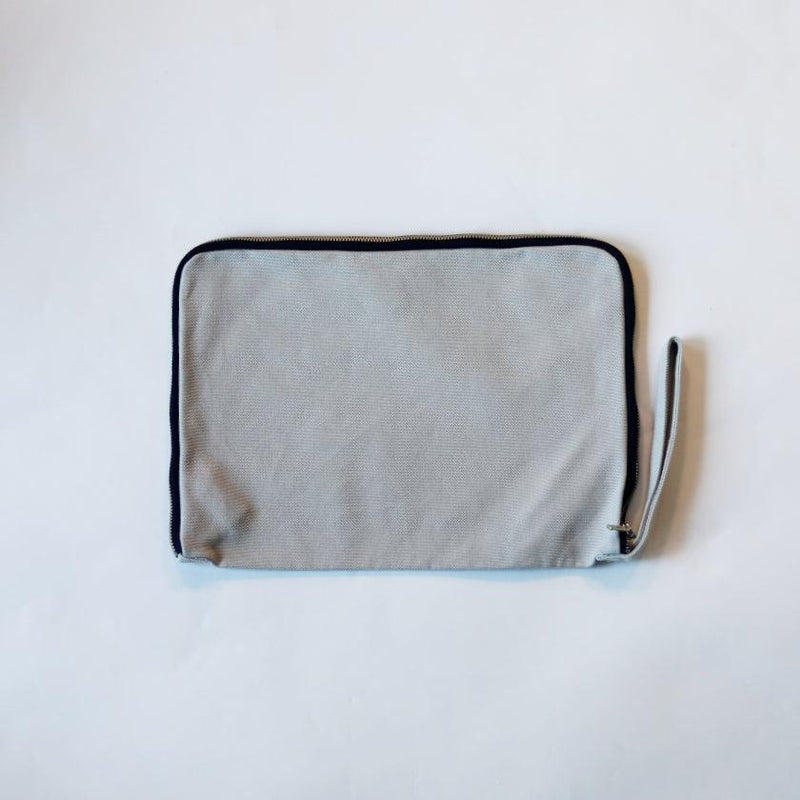 [กระเป๋า] กระเป๋าคลัทช์สีเทา | งานฝีมือของ Ainu
