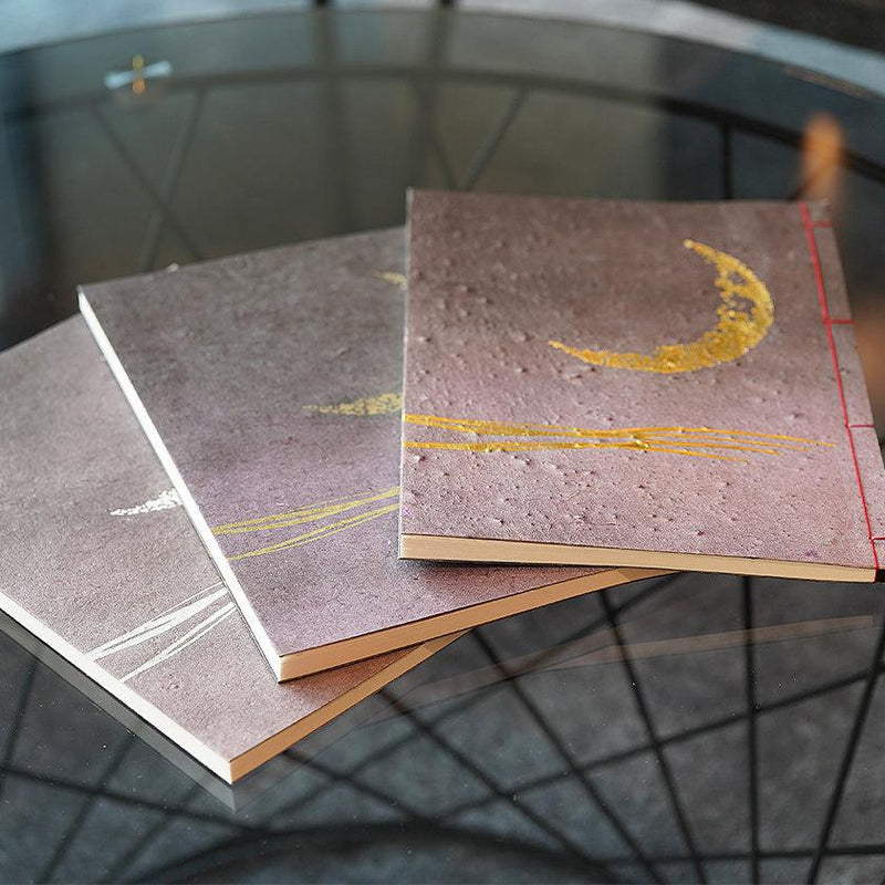 [เครื่องเขียน] Notebook Crescent Moon (สีม่วง) | Karakami (กระดาษญี่ปุ่น) ｜ keibifugetsu