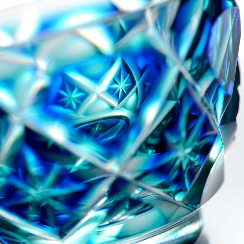 [ขวดสาเก] Katakuchi และ Mini-Ochoko 2 ชิ้นที่ปกคลุมไปด้วยสองชิ้น (Green-Lapis Lazuli) ในกล่อง Paulownia | Satuma Vidro | Satsuma Cut Glass