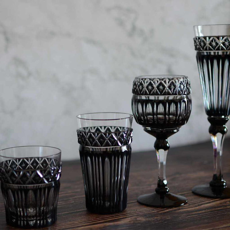 [แก้ว] แก้วไวน์ Kuroko สีดำในกล่อง Paulownia | Satuma Vidro | Satsuma Cut Glass
