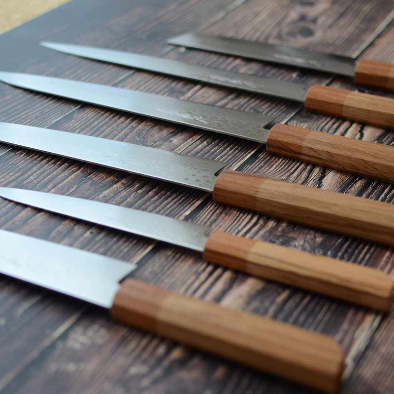 [Kitchen (Chef) Knife] สแตนเลสคาร์บอนสูง intercutting การขัดเงาของดามสและดดาบเนื้อวัว 210 มม. โอ๊ครูปแบบแปดเหลี่ยม- kakishibu เสร็จสิ้น- | Sakai Forged Blades | Yamawaki Cutlery