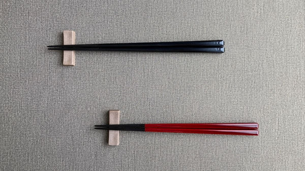 Recommended for celebrations! Chic black and red Wakasa-nuri couple chopsticks
