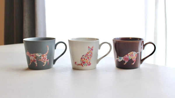 A cat turns color with a warm drink! Cat-patterned mug with a lot of charm!