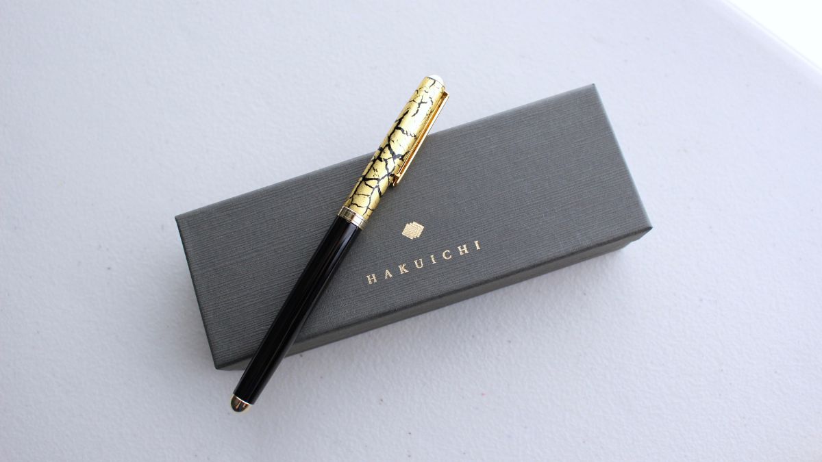 The crack pattern is one of a kind! Stylish ballpoint pen in black ...