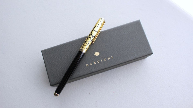 The crack pattern is one of a kind! Stylish ballpoint pen in black