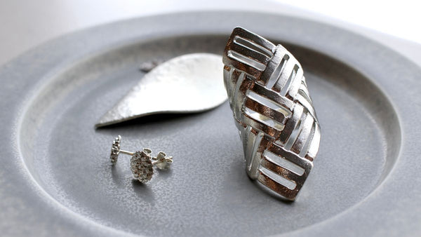 A point of fashion style! Tin rings full of individuality