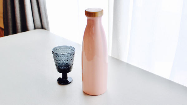 Stylish bottle that makes water taste good with ion processing (pink)