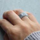 [อุปกรณ์เสริม] Saskia Diez Drake Ring No.1 (สีเงินสีเทา) | 2016/ | Imari-Arita Wares