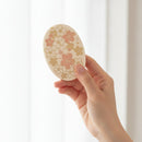 [MIRROR] OFFRIR SAKURA OVAL-MIRROR | KANAZAWA GOLD LEAF | HAKUICHI｜使用イメージ（演出・着用）※手作りのため色・風合いは一点ごとに異なります