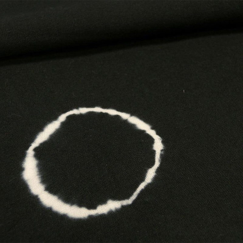 [ผ้าขนหนู] สกรู - บีบ washcloth (สีดำ) (พร้อมกล่องเครื่องสำอาง) | Kyoto Kanoko Shibori