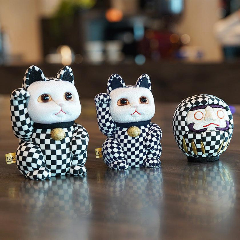 [BECKONING (LUCKY) CAT] MANEKI NEKO CHECKERED PATTERN BLACK (L) | EDO ART DOLLS | KAKINUMA DOLLS