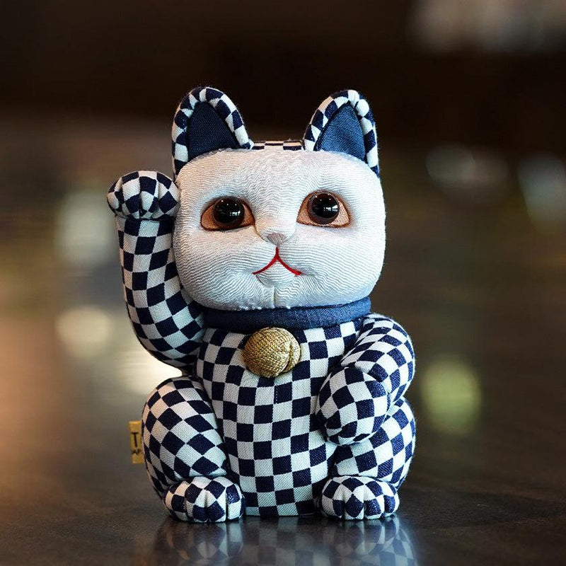 [Beckoning (Lucky) Cat] Maneki Neko Checkered Pattern Blue (M) | Edo Art Dolls | ตุ๊กตา Kakinuma