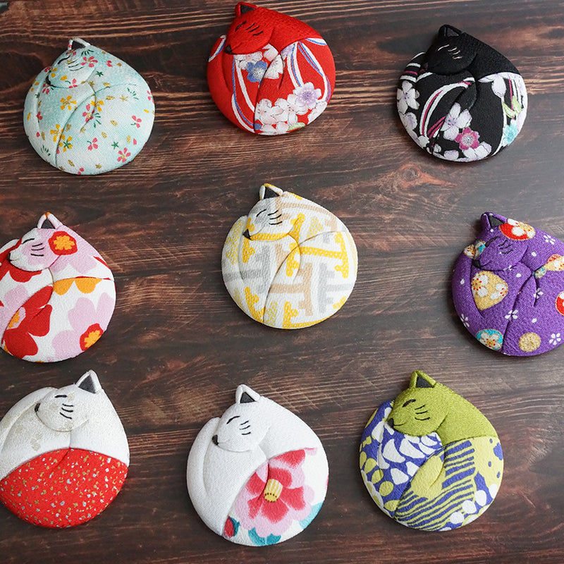 [MIRROR] ROUND CAT (HAND SIZE) | EDO ART DOLLS | KAKINUMA DOLLS