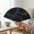 [HAND FAN] MEN'S PAPER FAN BRUSH PULLING NAVY BLUE GOLD | KYOTO FOLDING FANS | OHNISHI TSUNE SHOTEN｜使用イメージ（演出・手持ち）※手作りのため色・風合いは一点ごとに異なります