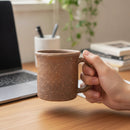 [MUG (CUP)] BAKING MUG | MASHINO KILN | IGA WARES｜使用イメージ（演出・手持ち）※手作りのため色・風合いは一点ごとに異なります