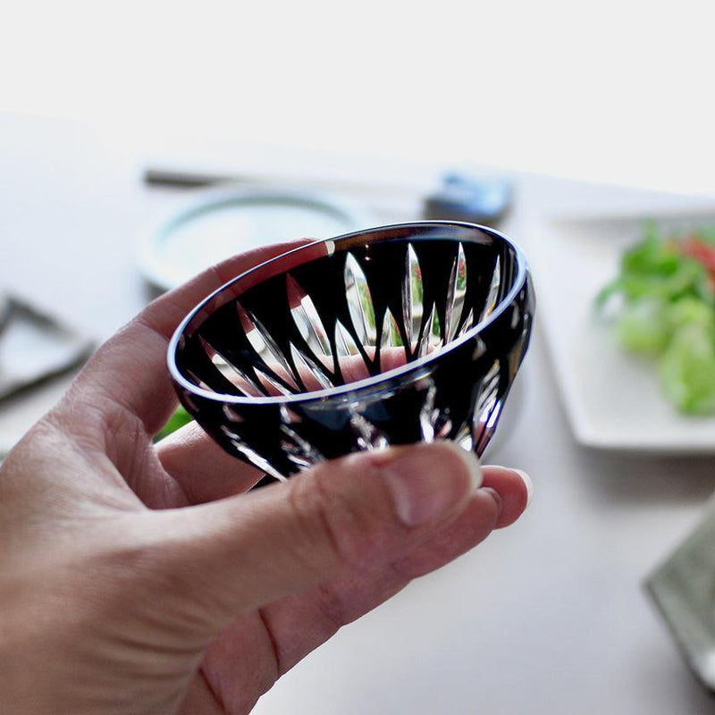 [SAKE CUP] SAKURAJIMA CUP (BLACK) IN A PAULOWNIA BOX | SATUMA VIDRO | SATSUMA CUT GLASS