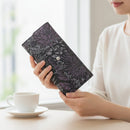 [WALLET] FLONITY | KOUSHU INDEN (LACQUERED DEERSKIN CRAFTS)| INDEN-YA｜使用イメージ（演出・着用）※手作りのため色・風合いは一点ごとに異なります