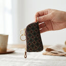 [KEY CASE] RINGLET D | KOUSHU INDEN (LACQUERED DEERSKIN CRAFTS)| INDEN-YA｜使用イメージ（演出・手持ち）※手作りのため色・風合いは一点ごとに異なります