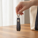 [KEYCHAIN] KEY HOLDER B JAPANESE GOURD (NAVY BLUE BASECOAT WITH WHITE LACQUER) | KOUSHU INDEN (LACQUERED DEERSKIN CRAFTS)| INDEN-YA｜使用イメージ（演出・着用）※手作りのため色・風合いは一点ごとに異なります
