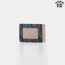 [通行證盒] 白色四葉草卡包 F | KOUSHU INDEN（漆鹿皮工藝品）|印傳亞