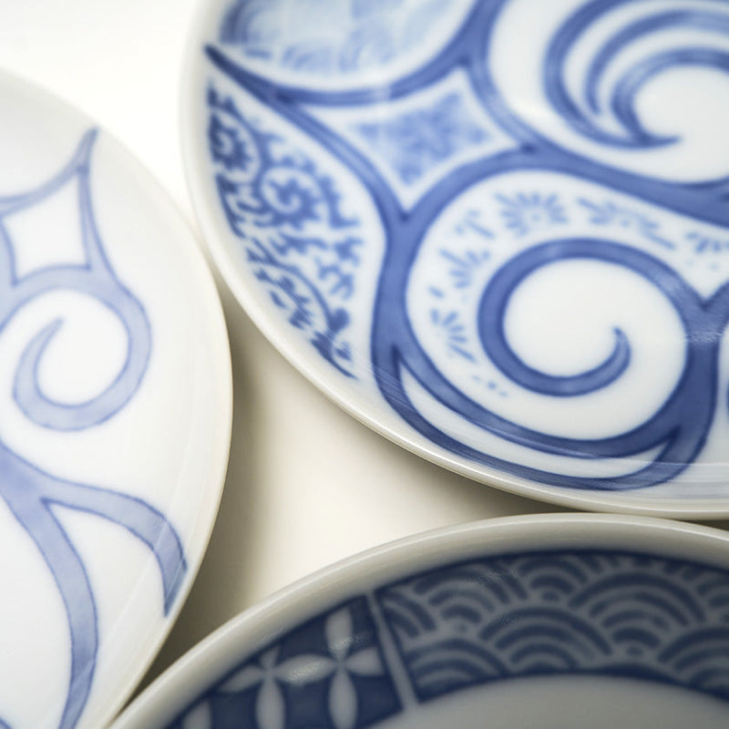 [PLATE] BLUE AND WHITE DYED PLATE Erika Katsuya | AINU CRAFTS | CIKARPE AKAN