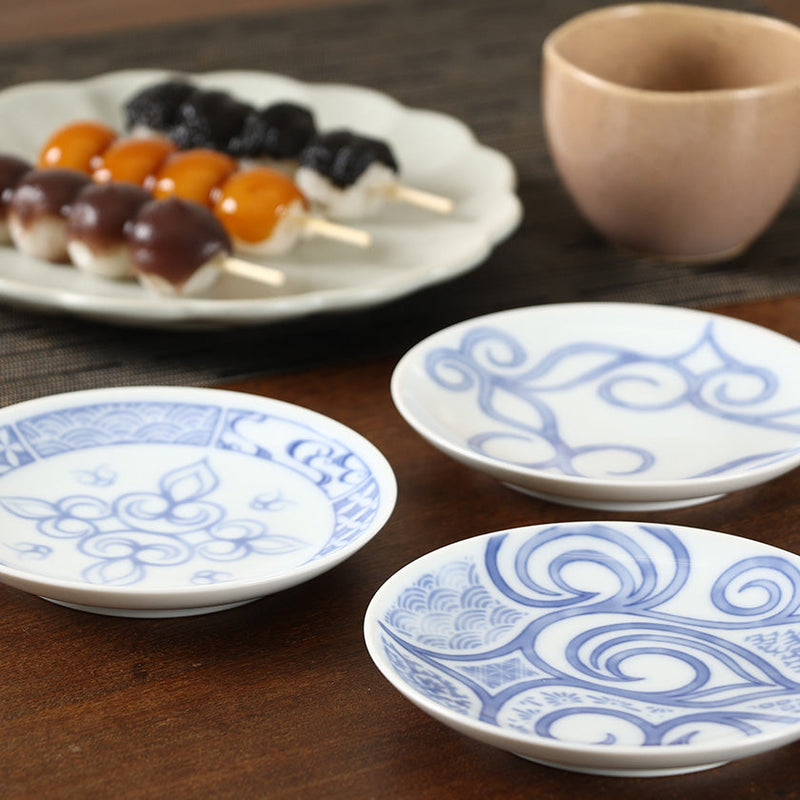 [PLATE] BLUE AND WHITE DYED PLATE Erika Katsuya | AINU CRAFTS | CIKARPE AKAN