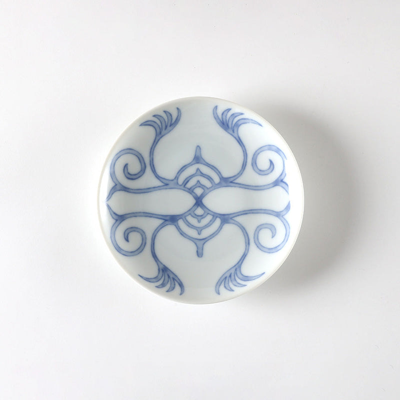 [PLATE] BLUE AND WHITE DYED PLATE Fukiko Goukon | AINU CRAFTS | CIKARPE AKAN