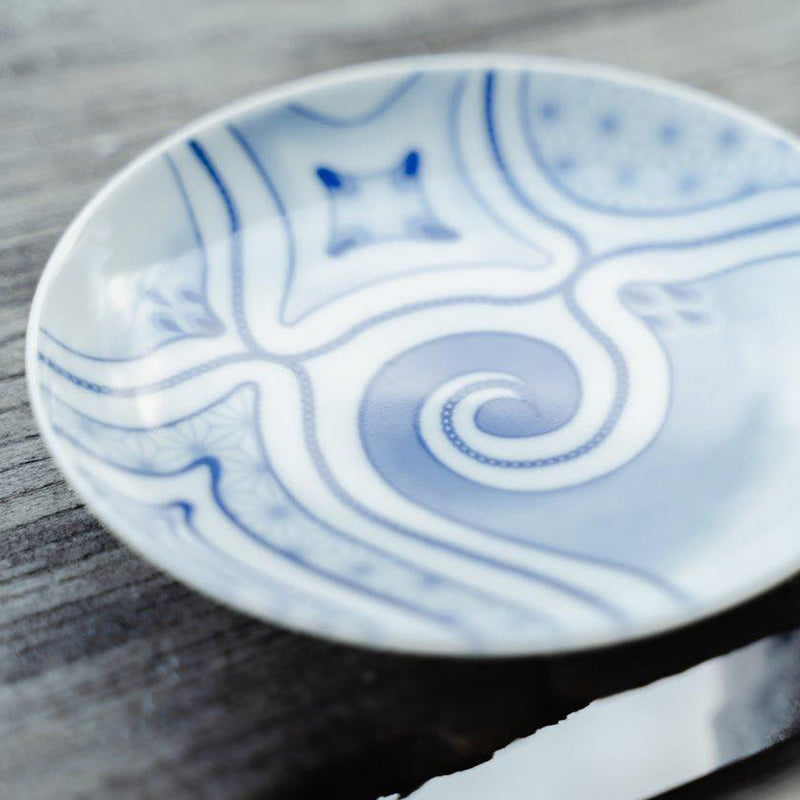 [PLATE] BLUE AND WHITE DYED PLATE Fukiko Goukon | AINU CRAFTS | CIKARPE AKAN