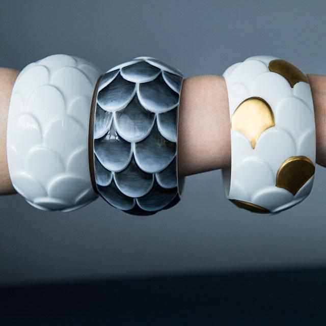 [อุปกรณ์เสริม] Saskia Diez Bracelet Drake Cuff No2 (White Matte) | 2016/ | Imari-Arita Wares