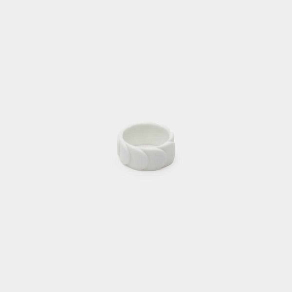 [อุปกรณ์เสริม] Saskia Diez Drake Ring No.1 (White Matte) | 2016/ | Imari-Arita Wares