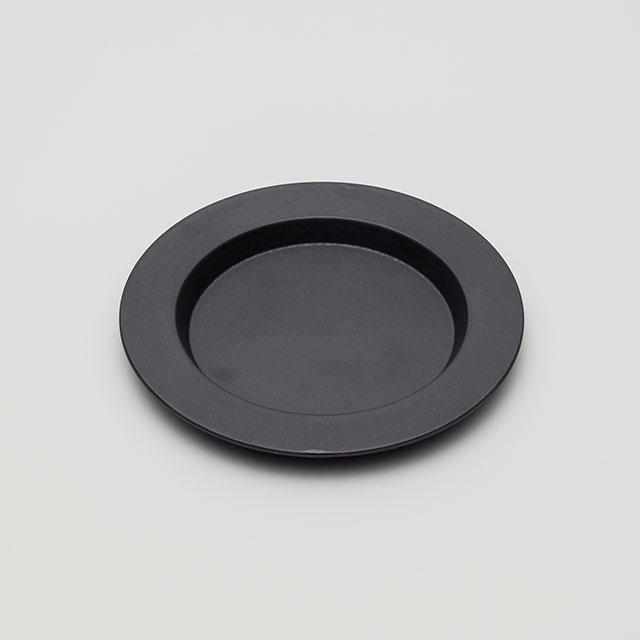 [ 大板塊（P後期） ] 2016/Teruihiro Yanagihara Rim Plate 180 （Black） | Imari-Arita Wares