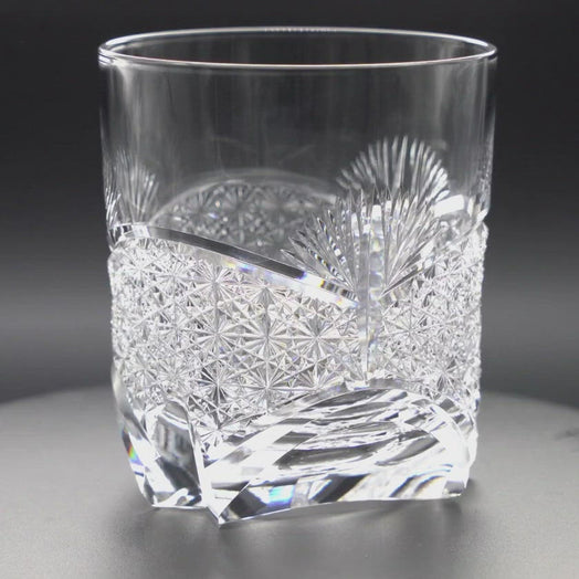 [แก้วหิน] แก้ววิสกี้ใบไผ่และดอกเบญจมาศตาข่าย Edo Kiriko | คากามิคริสตัล