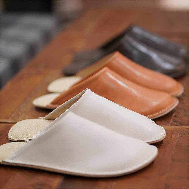 [슬리퍼] Reela Wax Leather Room Sabo (Ivory) | Leather processing
