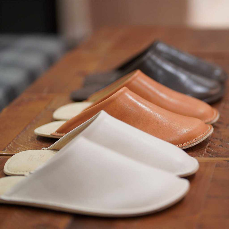 [슬리퍼] Reela Wax Leather Room Sabo (Ivory) | Leather processing
