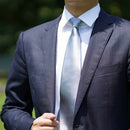 [領帶] Silver Miyavi 33 Momme絲綢緞面| Gunnai紡織品|富士櫻花