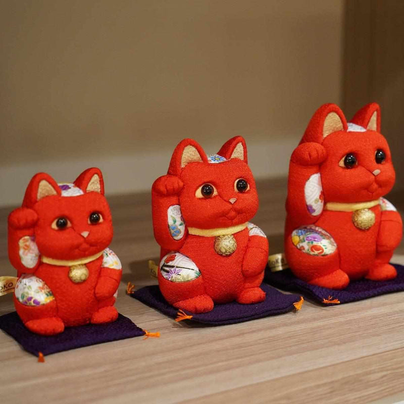 [Beckoning (Lucky) Cat] Maneki Neko, Feng Shui (สีแดง) Life Force ไม่มีความเจ็บป่วย | Edo Art Dolls | ตุ๊กตา Kakinuma