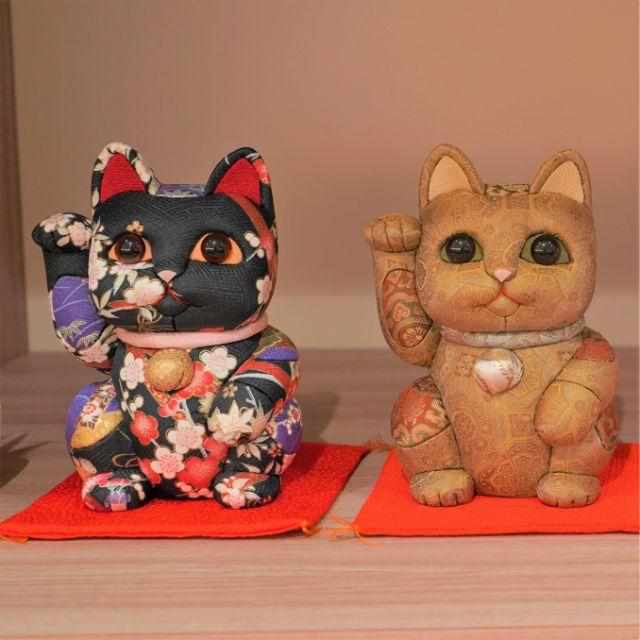 [Beckoning (Lucky) Cat] Maneki Neko (ใหญ่พิเศษ) Yuzen Black | Edo Art Dolls | ตุ๊กตา Kakinuma