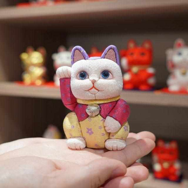 [Beckoning （Lucky） Cat] Maneki Neko ， Glow | Edo Art Dolls