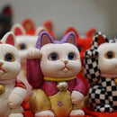 [BECKONING (LUCKY) CAT] MANEKI NEKO, GLOW (S) | EDO ART DOLLS | KAKINUMA DOLLS