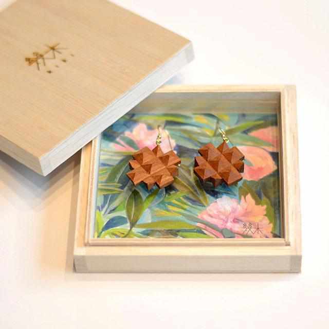 [อุปกรณ์เสริม] Rhododendron (ต่างหูเจาะ) | Kiki | แท่นบูชา