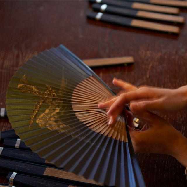 [มือแฟน] Fragrant Fan Utsushi ธูปหอมจันทน์ Kage X Sandal wood Incense | เกียวโต Folding