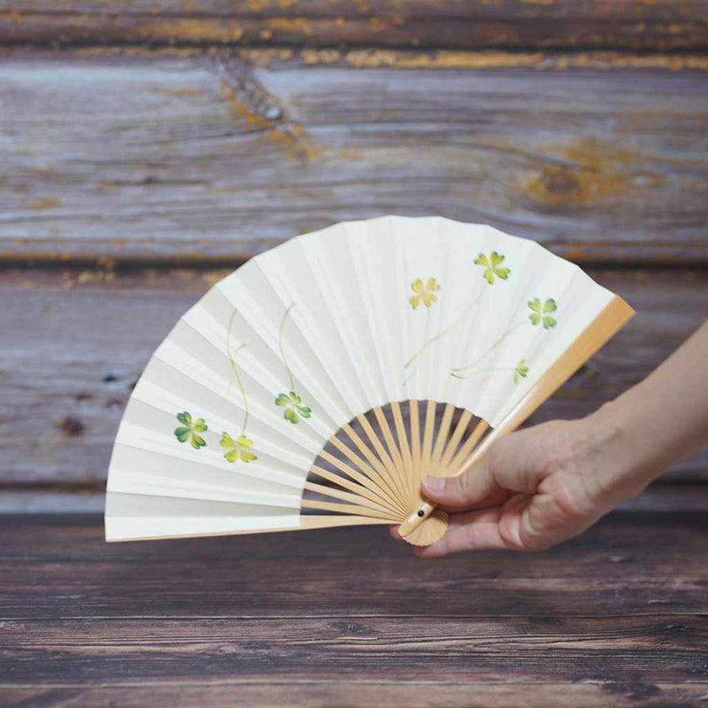 [แฟนมือ] ภาพวาดของผู้หญิงโคลเวอร์ขาวไผ่สีขาว | Fankindo Fukatsu Hand Fan | เอโดะพับพัดลม