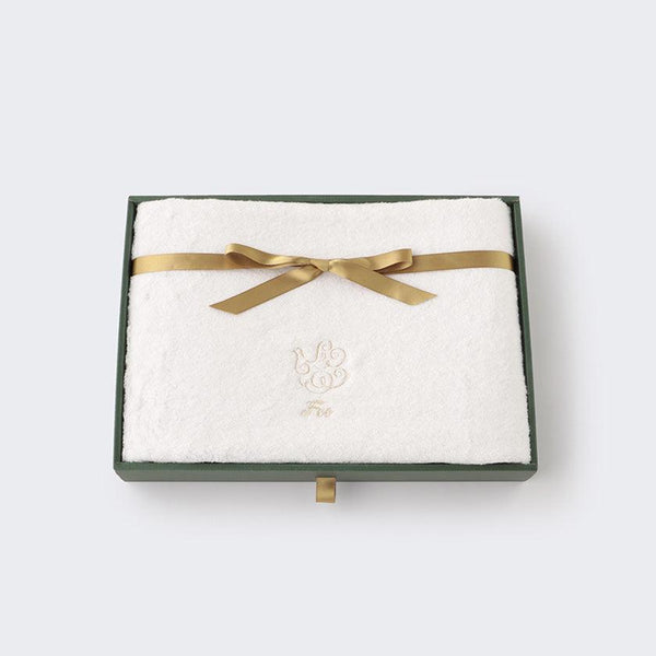 [TOWELS]  GIFT SET WITH 1 ORGANIC COTTON BATH TOWEL (GOLD RIBBON) | SEWING